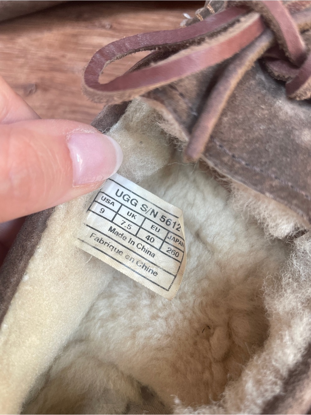 UGG Dakota Moccasins Slippers Brown Shearling Womens Size 9 - Picture 8 of 12